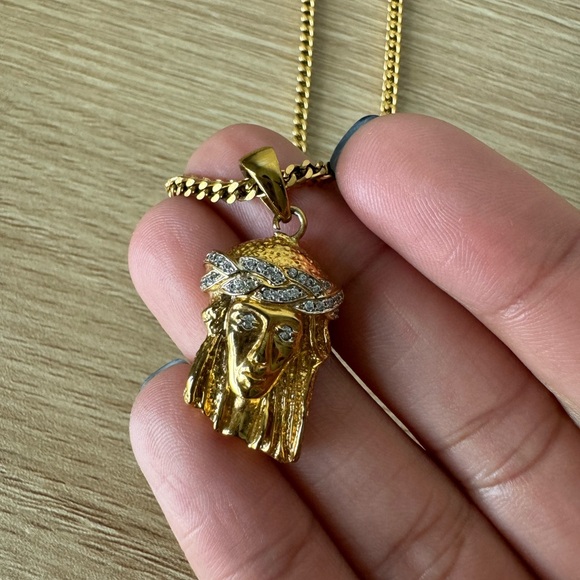 JESUS PIECE PENDANT 0.34 CT ROUND SIMULATED DIAMOND NECKLACE - Picture 2 of 7